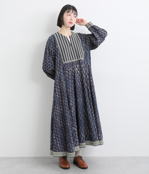 ファラト　フレアワンピース(ブルー-ONESIZE)