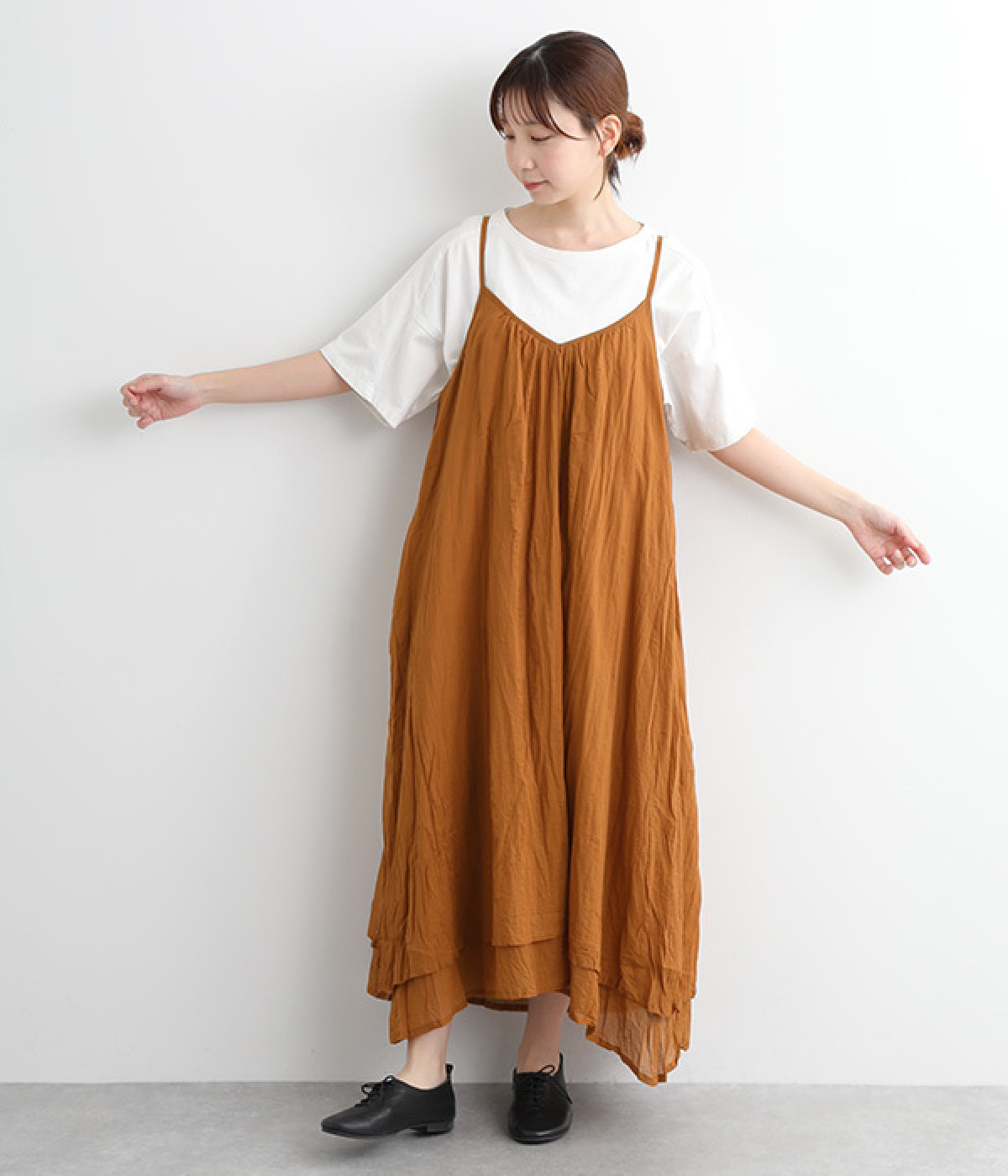 コットンクリンクル ボリュームキャミソールワンピース(ブラウン-ONESIZE)