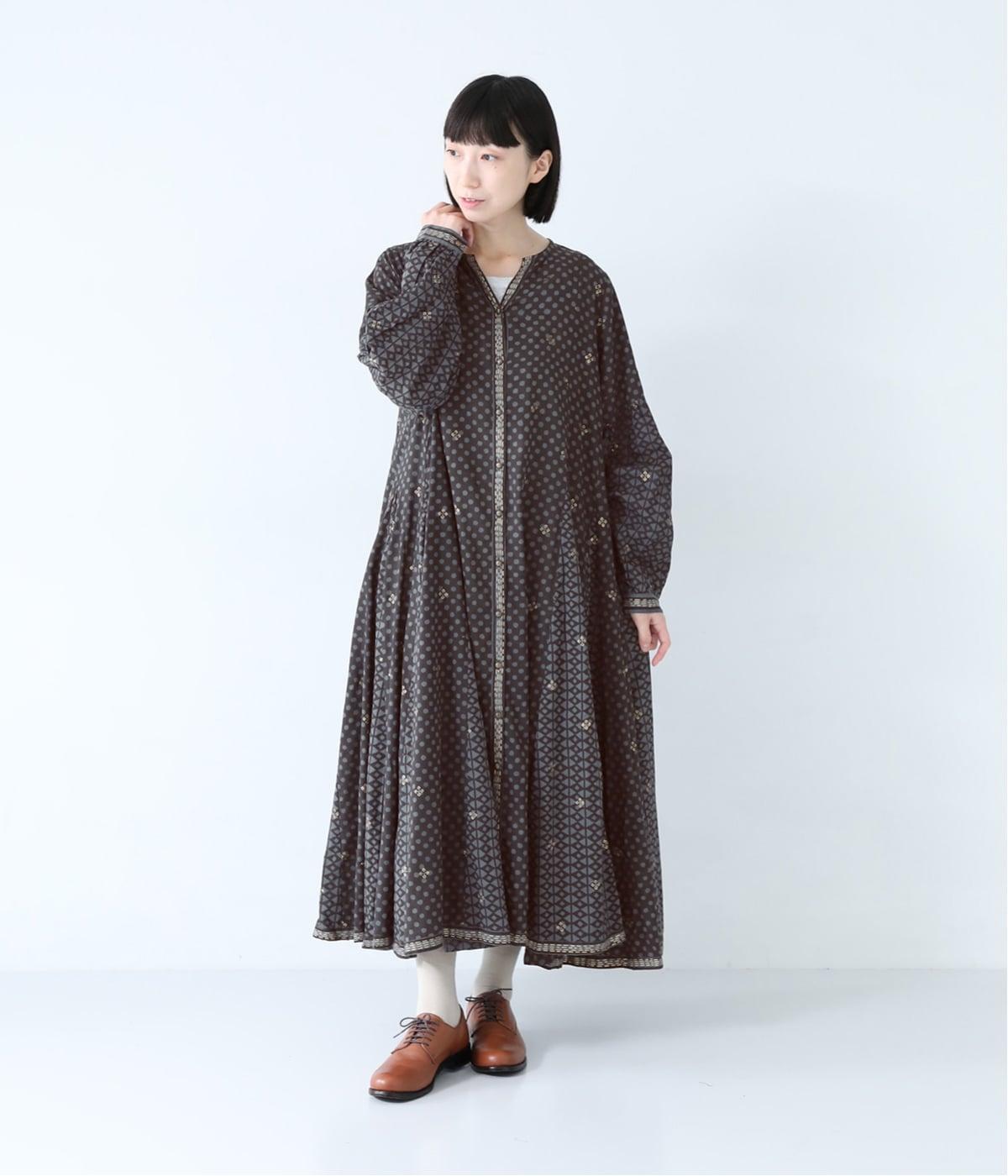ドット×ゴールドプリントワンピース｜MALAIKA（マライカ）の商品詳細