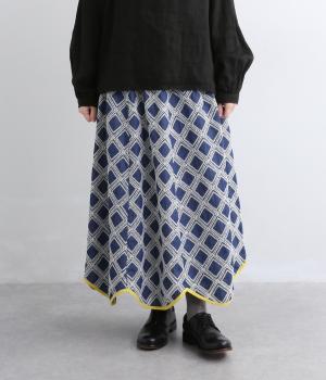 デニムクロス刺繍スカート（ホワイト・F）