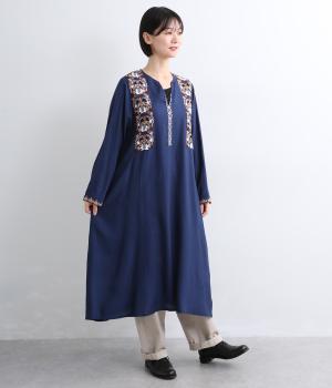 レーヨンアリ刺繍スキッパーワンピース（ネイビー・F）