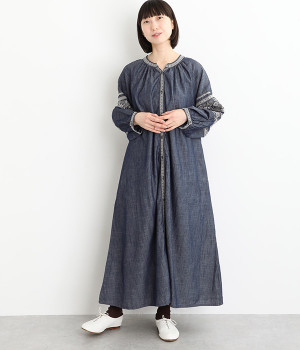 コットンスラブデニムエンブワンピース(キヨフ-ONESIZE)