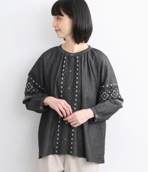 コットンデニムエンブブラウス(ブラック-ONESIZE)