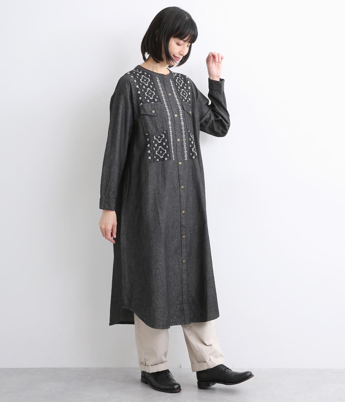 コットンデニムエンブシャツワンピース(ブラック-ONESIZE)