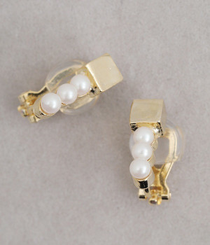 metal cube×three pearls イヤリング(ゴールド-ONESIZE)