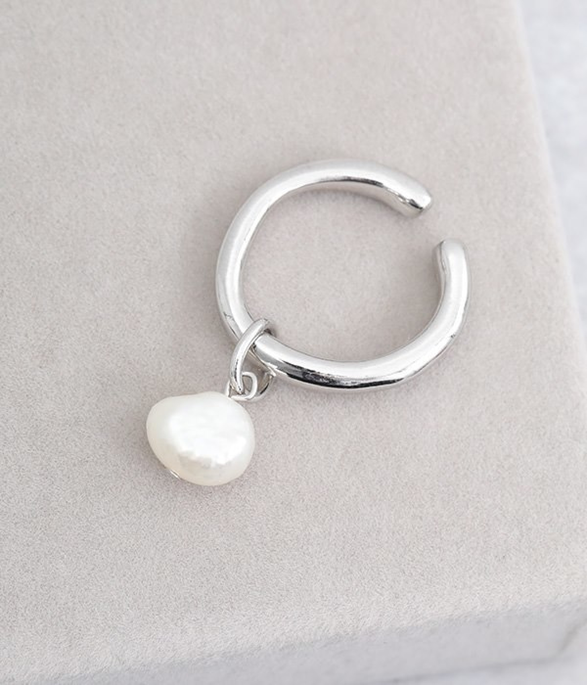 volume metal pearl イヤーカフ(シルバー-ONESIZE)