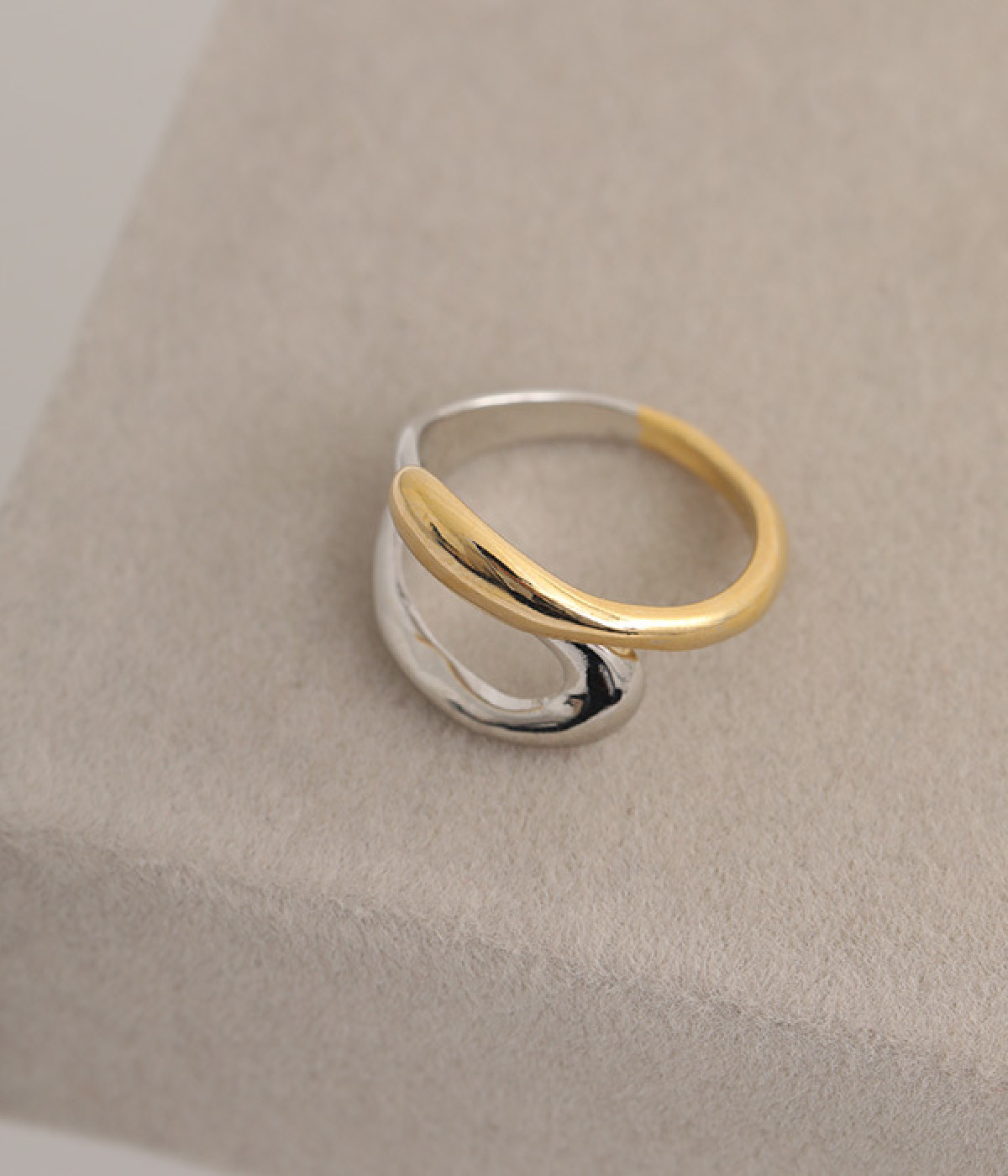 hug close bicolor リング(カラー1-ONESIZE)