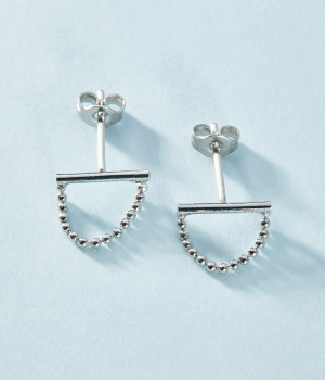 small awing straight ピアス