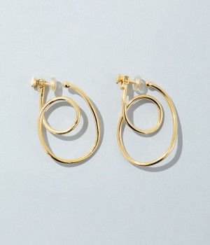 turn hoop イヤリング(ゴールド-ONESIZE)