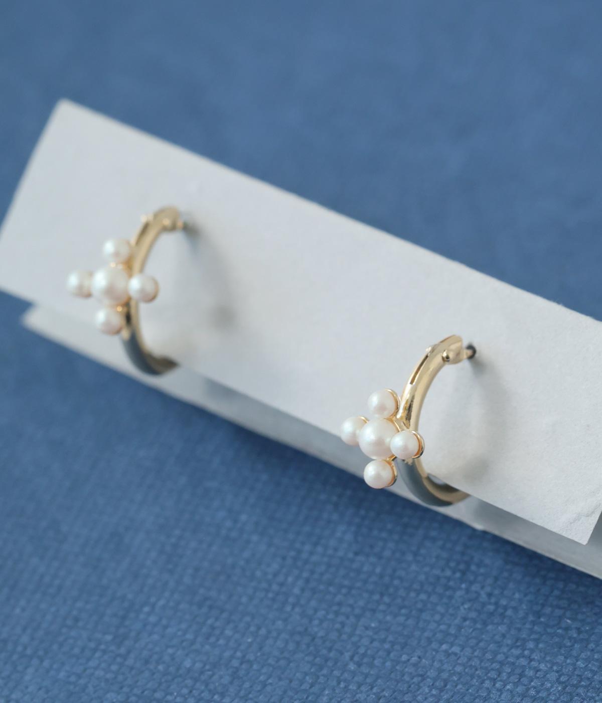 ミニパールフラワー　ピアス(ゴールド-F)