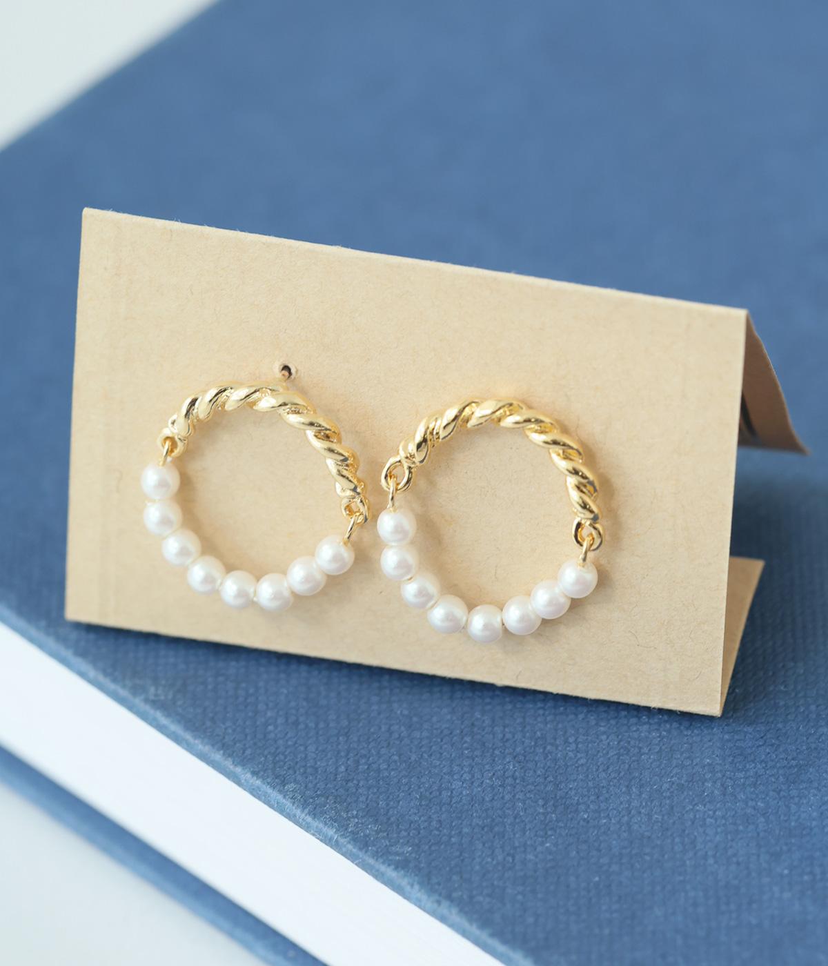 チェーンハーフパール　ラウンド　ピアス(ゴールド-F)