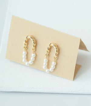 チェーンハーフパール　オーバル　ピアス(ゴールド-F)