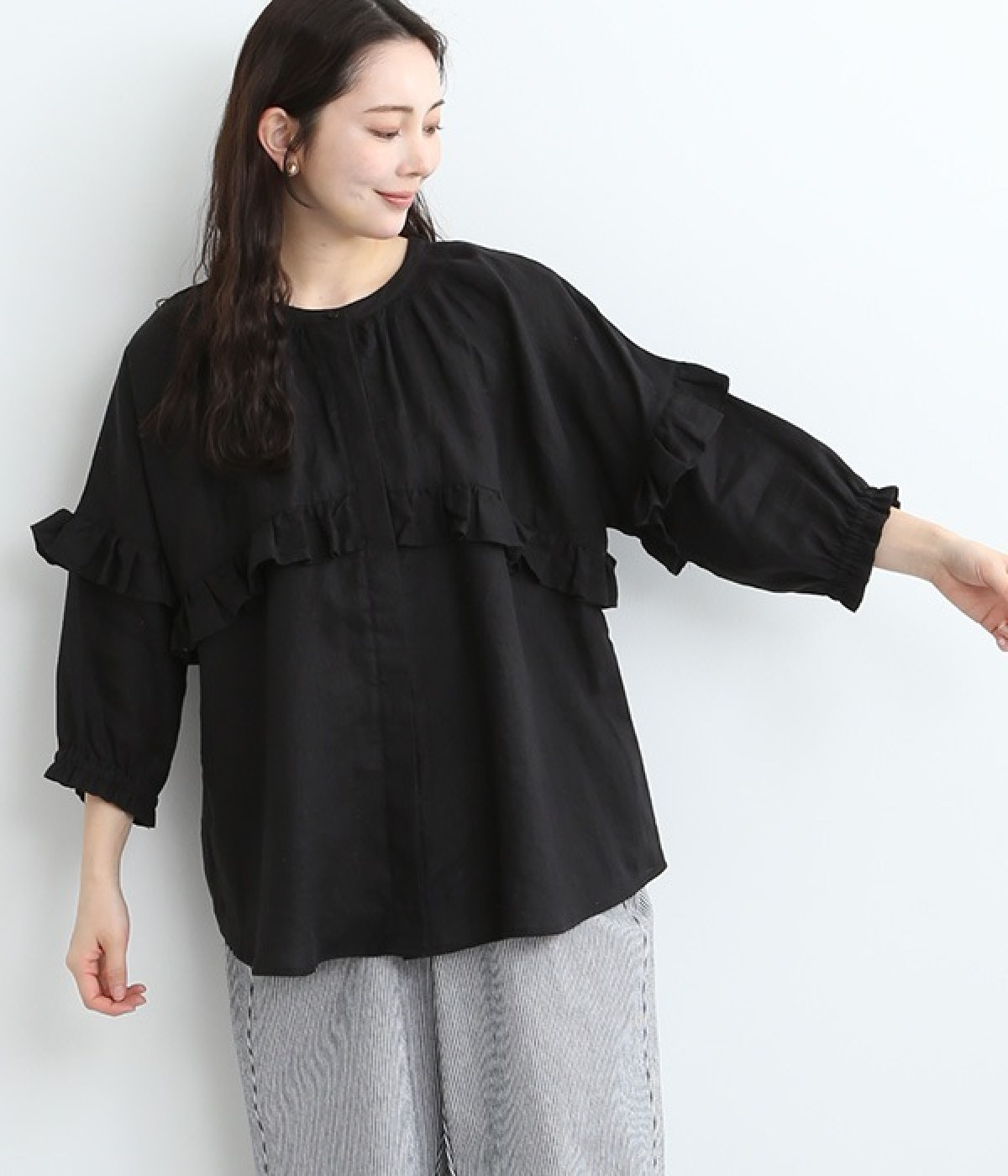 リネン　ピンタックフリル仕立て比翼ブラウス(ブラック-ONESIZE)