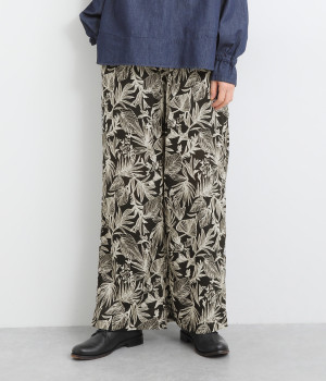 ボタニカルプリント　ワイドシルエットパンツ