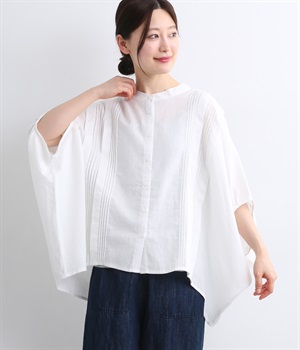 リネンバンドカラー前開縦ピンタック加工本貝釦ブラウス(ホワイト-ONESIZE)