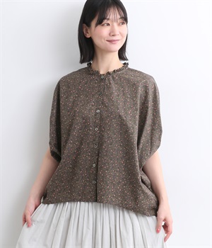 ローンプリント柄　襟フリル前開本貝釦ブラウス(ブラウン系鳥と実-ONESIZE)