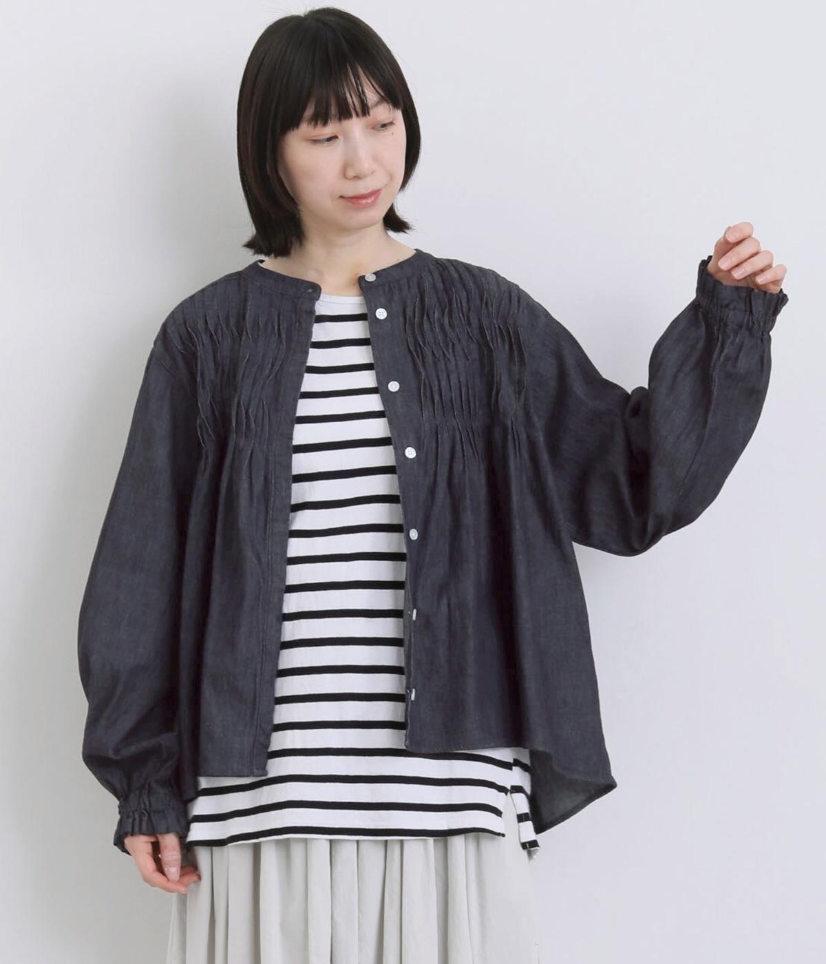 コットンリネンループ染めインディゴ胸元・背裏変形ウェーブピンタック加工袖ゴム使いブラウス(インディゴ-F)