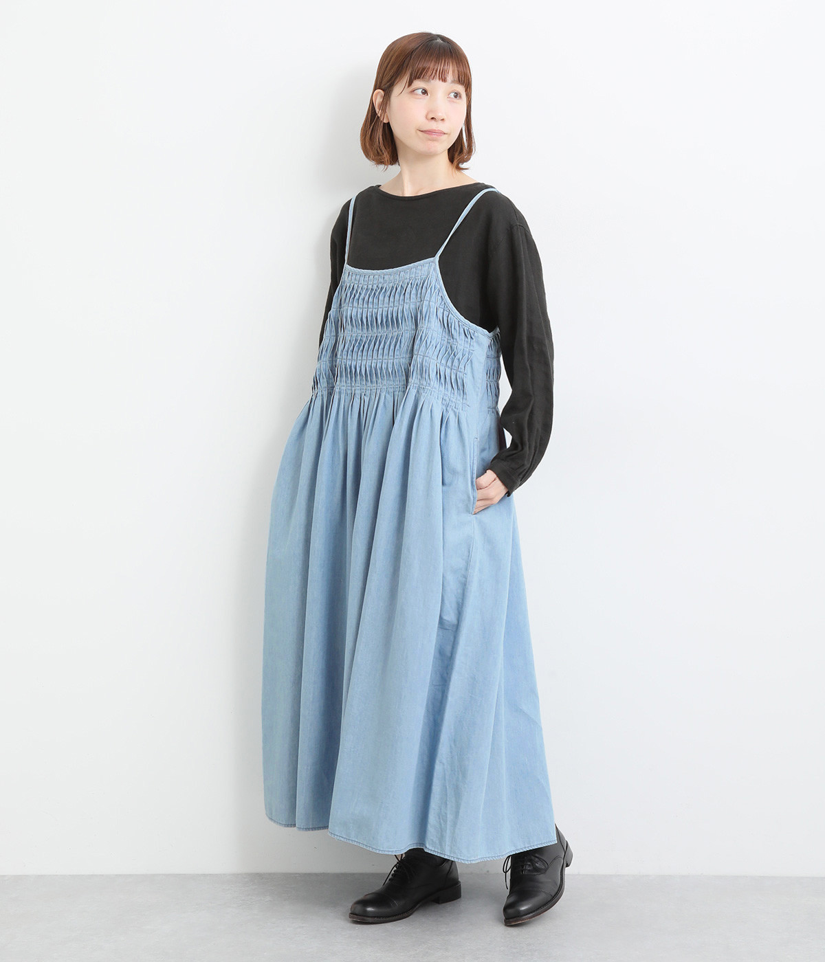 リネンコットンデニム変形ピンタックギャザーキャミワンピース(ブリーチ-ONESIZE)