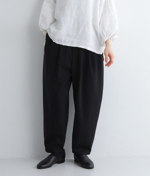 ストレッチギャバジンタックテーパードパンツ（ネイビー・ONESIZE）