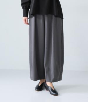 ツイルストレッチタックコクーンパンツ(チャコール-F)