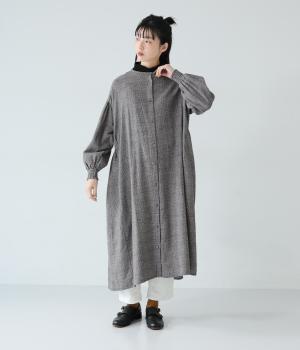 コットンウールビエラシャーリングカフスフレアワンピース(ブラック×オフチェック-F)