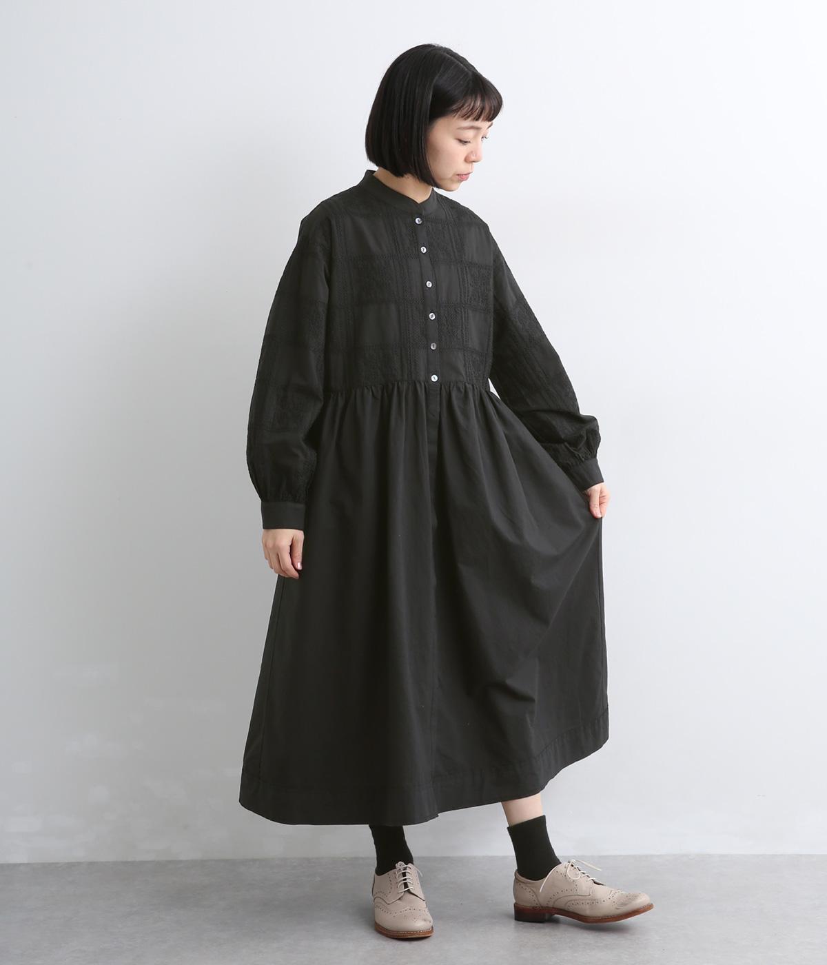 タイル刺繍スタンドカラーワンピース(ブラック-F)