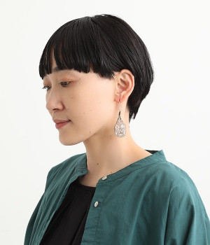 ネットビジューピアス(ブラック-ONESIZE)