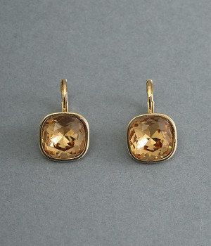 ビジューピアス