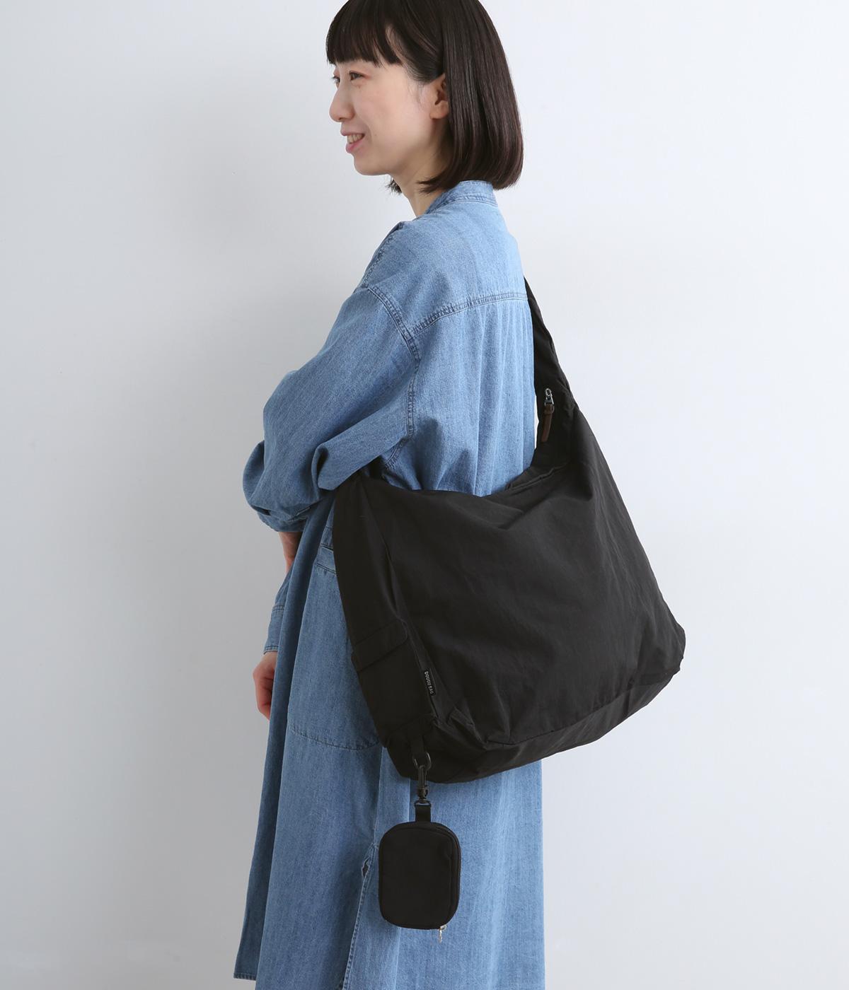 ナイロンチャームポーチ付きショルダー(ブラック-F)