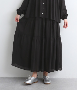レーヨンリネンワンウォッシュダイタック＆ギャザーティアードスカート(ブラック-ONESIZE)