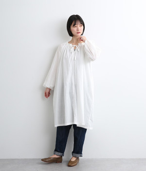 コットンスラブワンウォッシュダイローンチュニックワンピース(オフホワイト-ONESIZE)