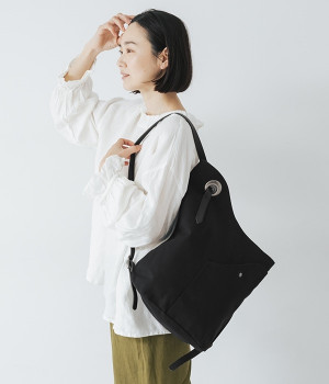 アシンメトリーリュック(ブラック-ONESIZE)