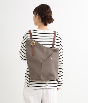 アシンメトリーリュック(アッシュグレー-ONESIZE)