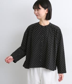 コットンカットドビー　バックタックフレアブラウス(ブラック-F)