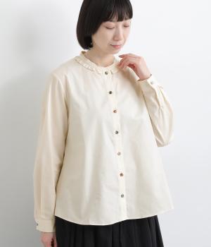 リバティアソートくるみ釦フリル付きブラウス(オフホワイト-F)