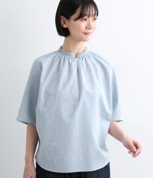 先染めジャカード　シャーリングハーフスリーブブラウス(ライトブルー小花-F)