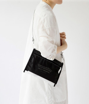 ツインポーチサコッシュ