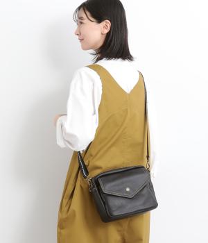 スクエアショルダーバッグ(ブラック-ONESIZE)