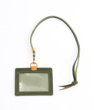 ベリー　ストラップ付IDケース