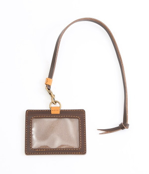 ベリー　ストラップ付IDケース(ブラウン-ONESIZE)