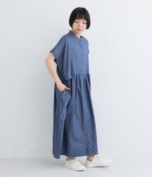 シャンブレー三角プリント フラップ付きドルマン袖ワンピース｜COLORK
