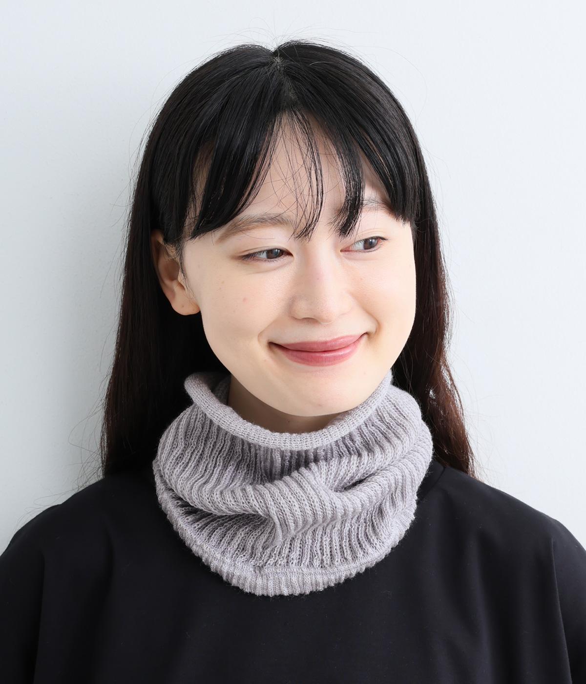 おどろくほど軽くてやわらかいニュージーランドウール混のネック