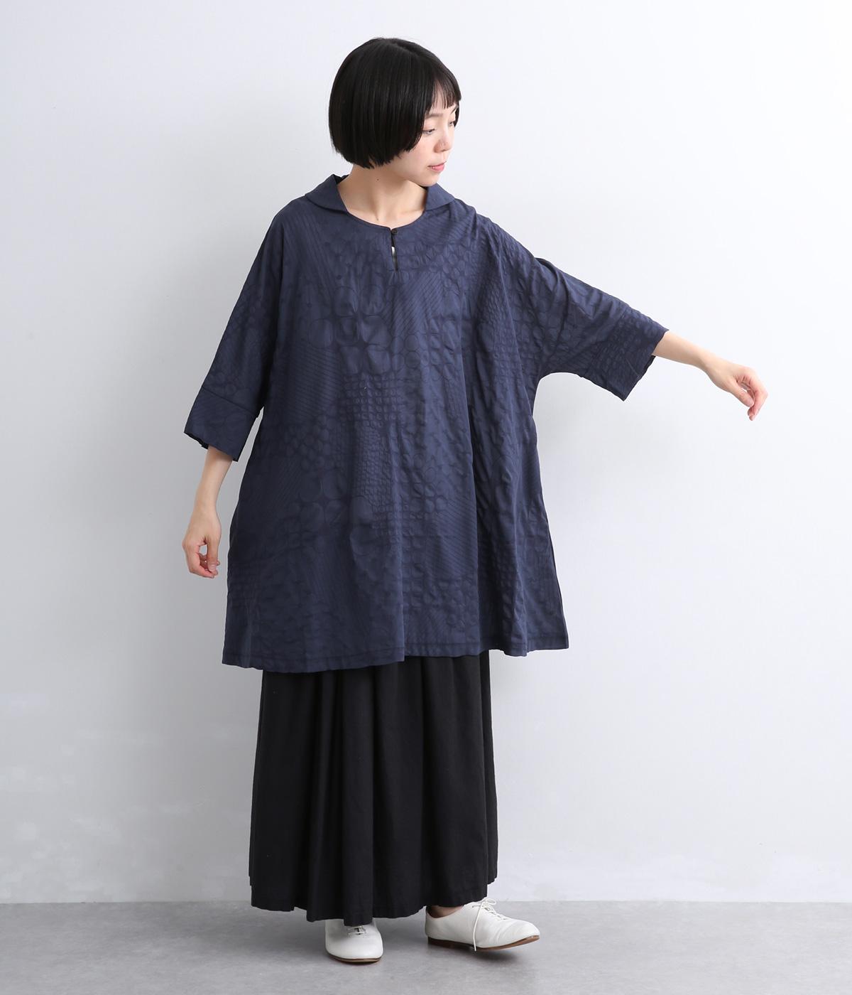 コットン襟付きキーネック塩縮チュニックブラウス｜koibitomisaki