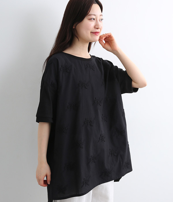 立体花柄刺繍異素材切替プルオーバー(C・ブラック)