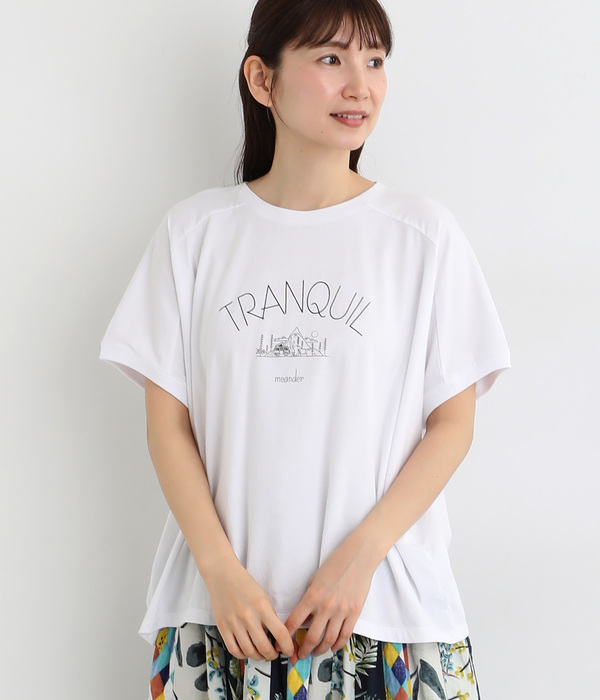 良質天竺変形ワイドロゴプリントＴシャツ　TRANQUIL(ホワイト)
