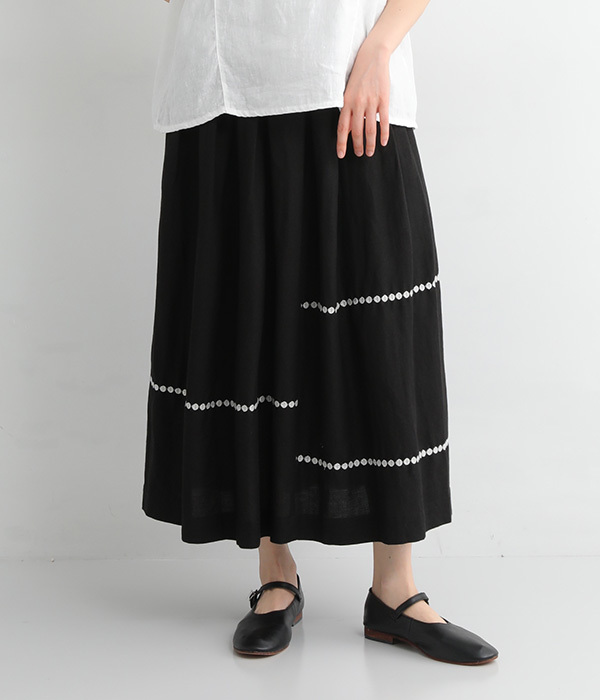 リネンレーヨン polkaライン刺繍スカート(B・ブラック)