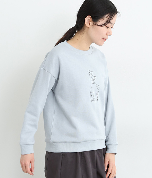 暮らしの刺繍入り裏毛プルオーバー(B・ブルー)