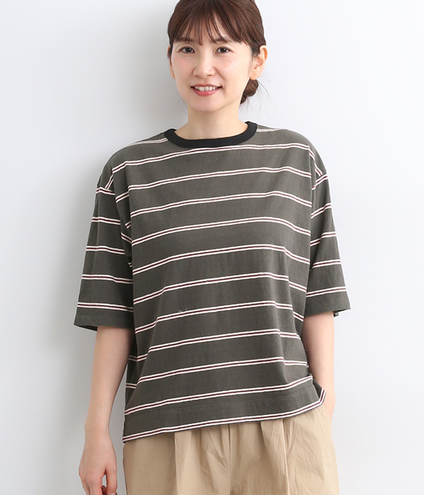 コットンクレセールボーダーミニスリットヘムTシャツ(B・チャコール)