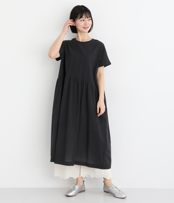 カットソー×布帛刺繍×コットンローン切替ギャザーワンピース(B・ブラック)
