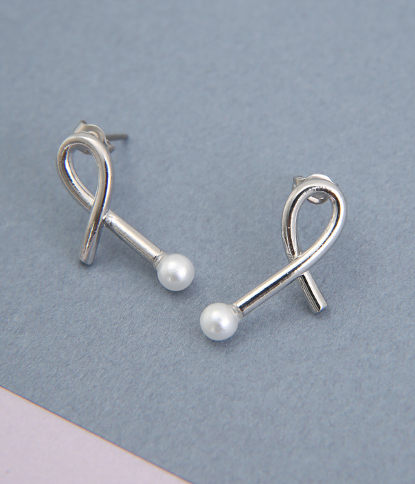 pearl　twist　ピアス(B・シルバー)